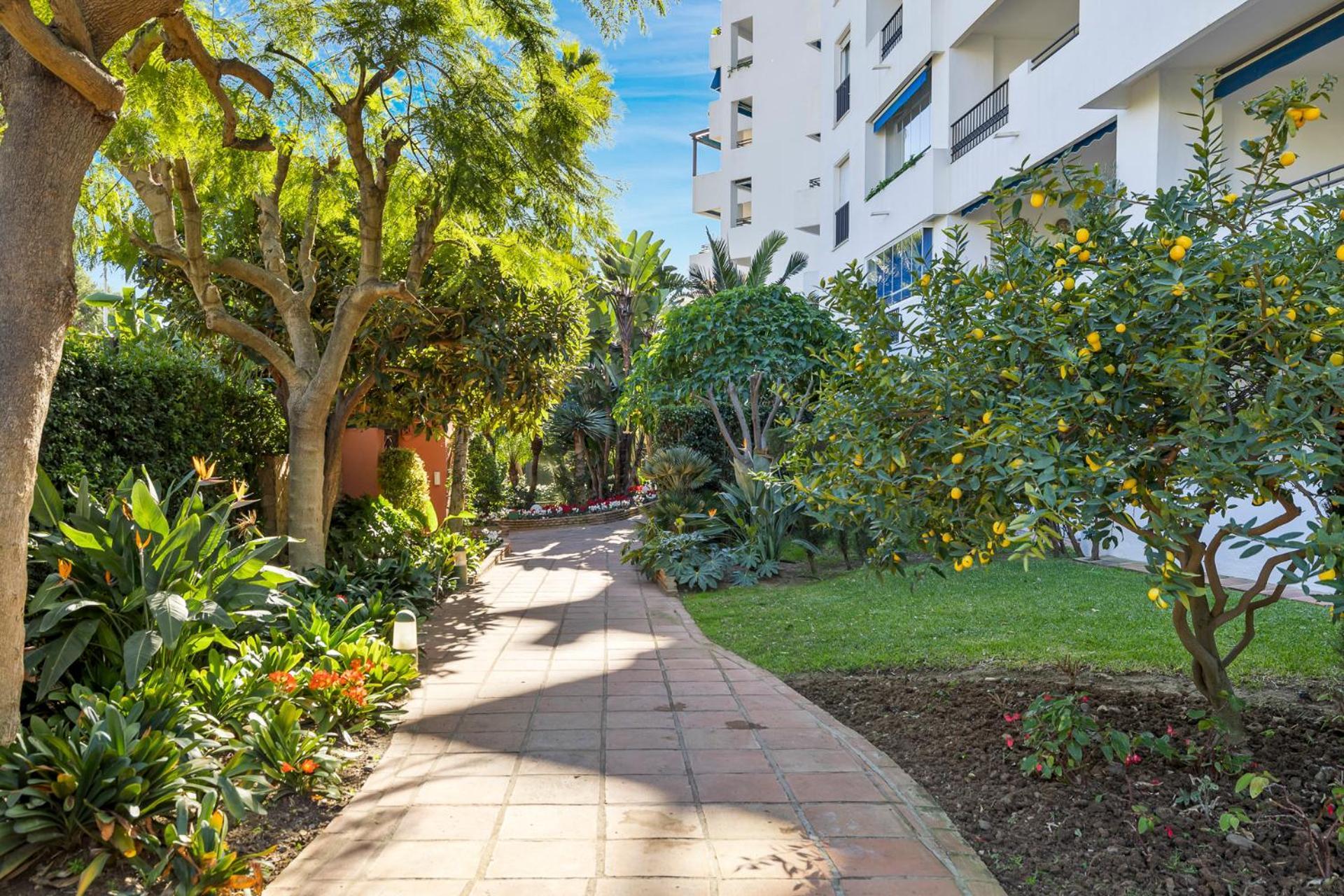 2 Bedroom Apartment In Medina Garden - Puerto Banus มาร์เบยา ภายนอก รูปภาพ